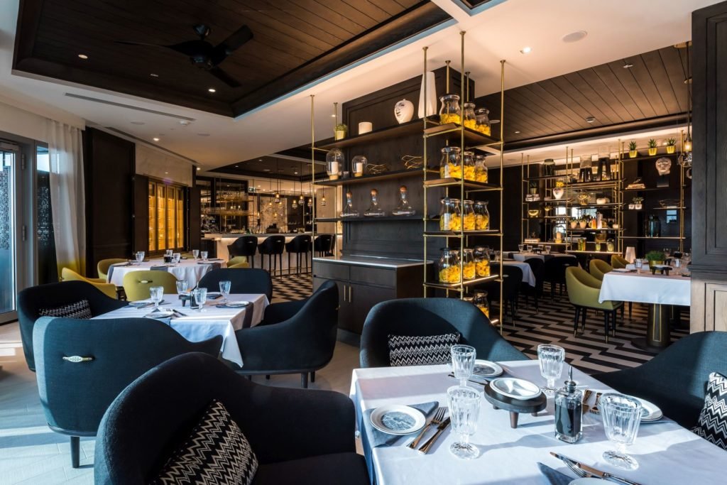 Gusto - Al Bandar Rotana, Dubai - Restaurant Interior Design On Love 