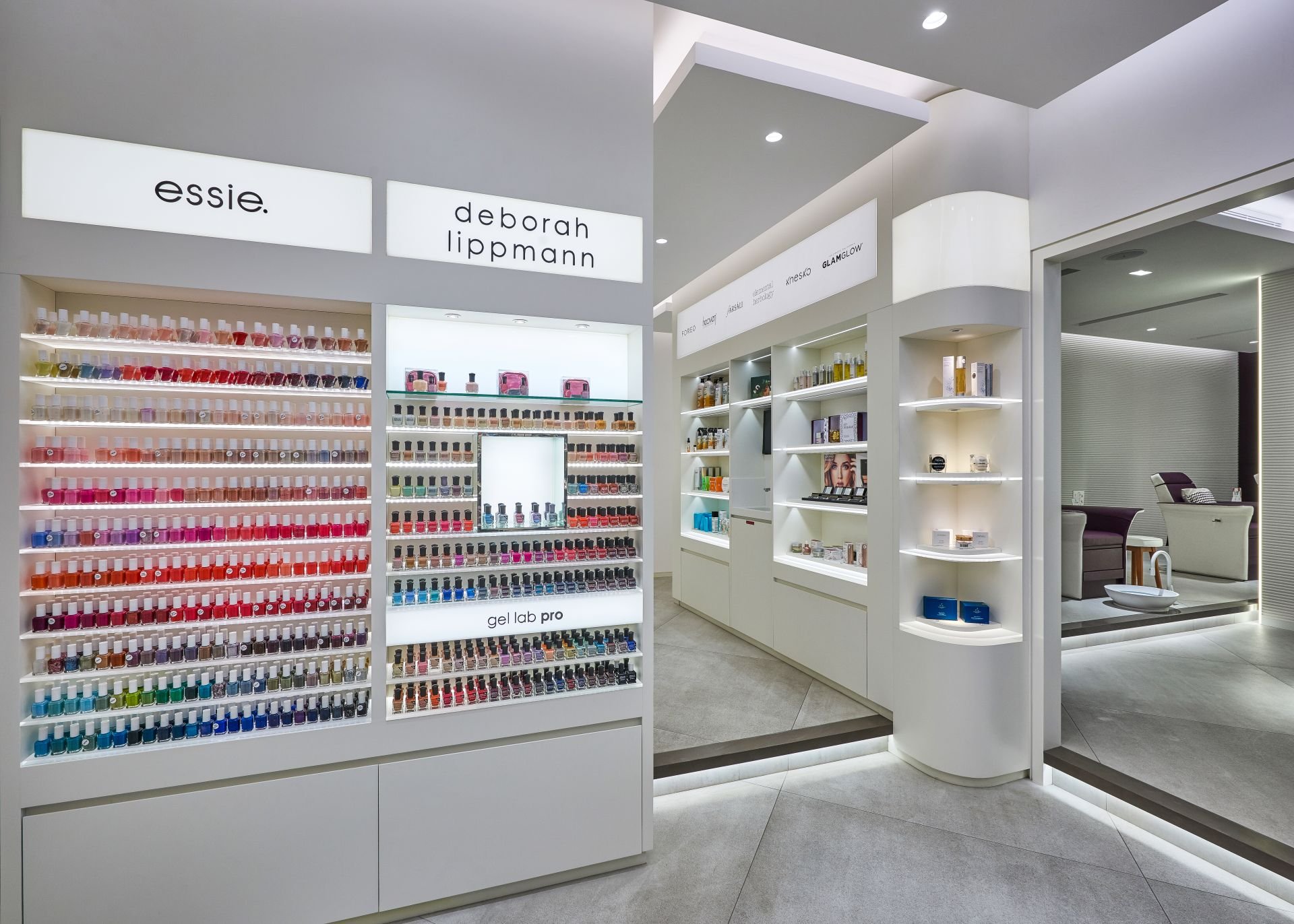 Pampering Paradises: Best Nail Salons in Dubai
