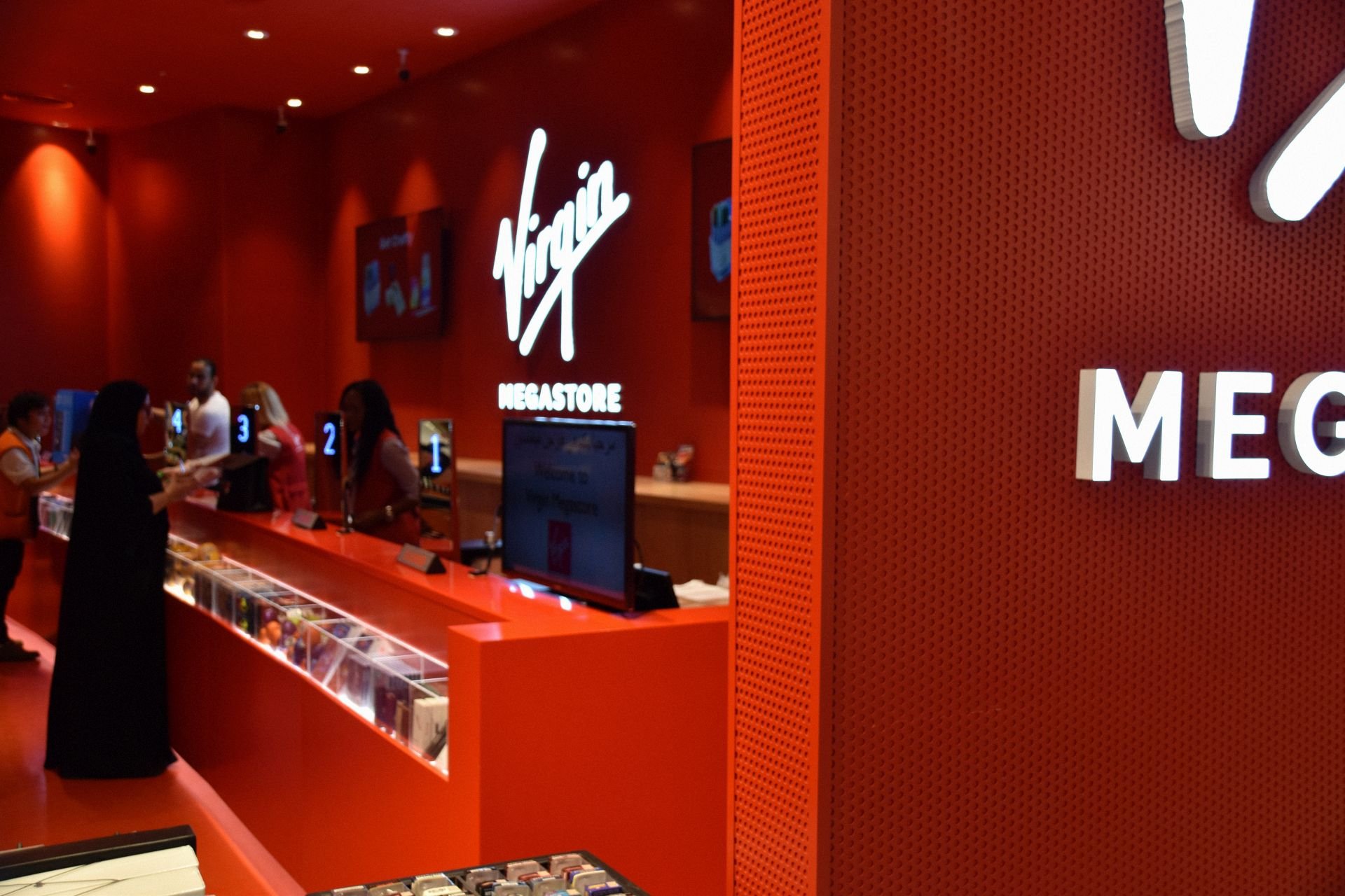 20180909 - Virgin MegaStore Dubai Mall - 13