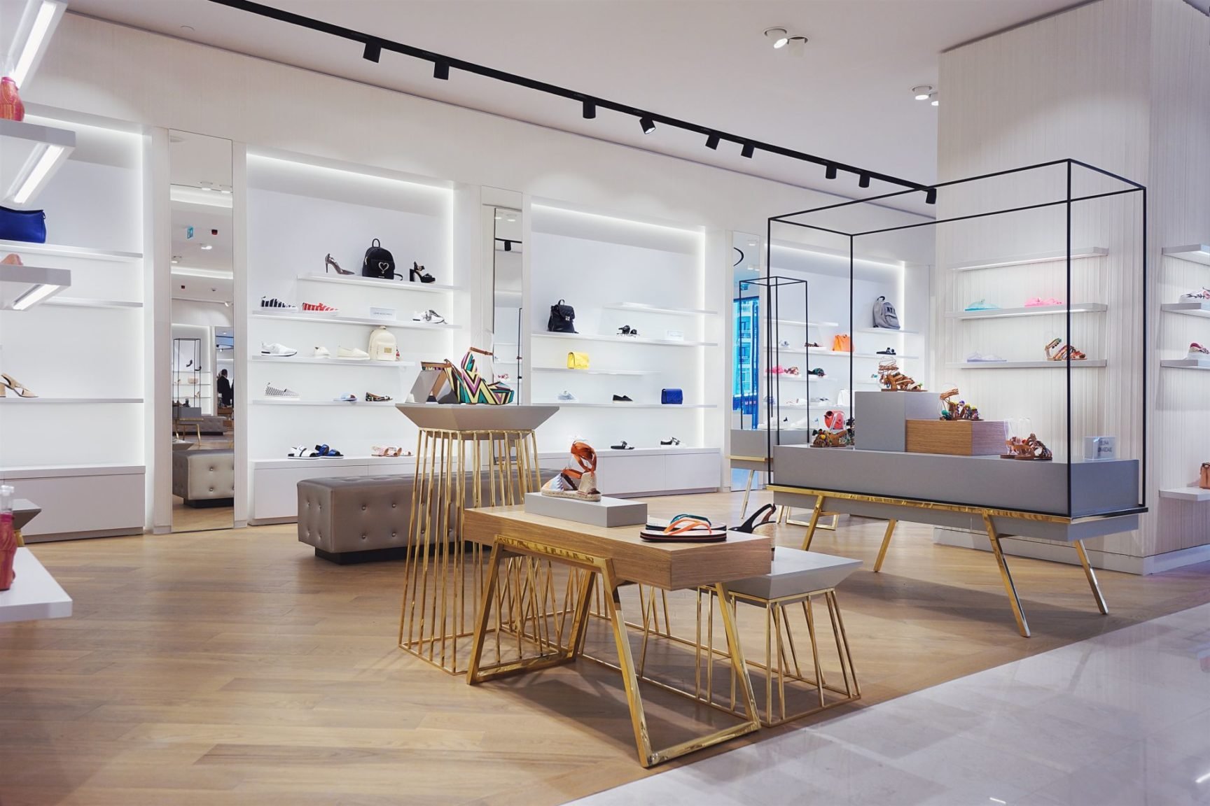 Luxury Square Store, Istanbul - Retail Store/Shop Interior Design on Love  That Design