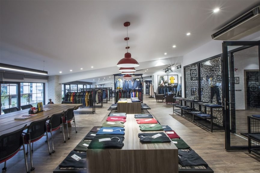 Lee Cooper Showroom Turkey Retail Store Shop Interior Design on