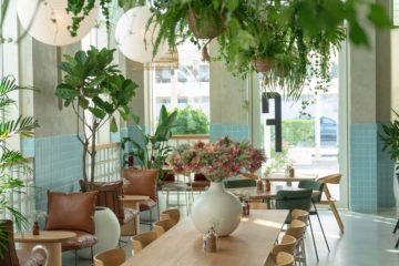 Friends Avenue Cafe, Dubai - Coffee Shop/Delicatessen Interior Design ...