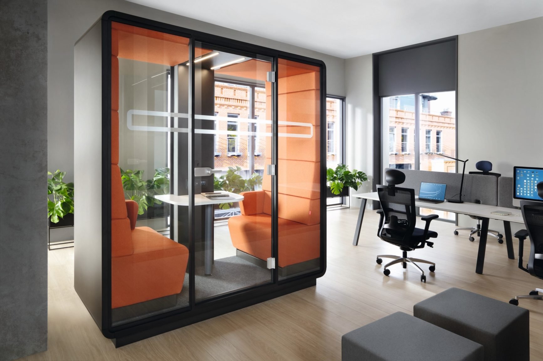 FeaturedImage_Meeting-workpods-for-office-Hushoffice-HushMeet.S-right ...