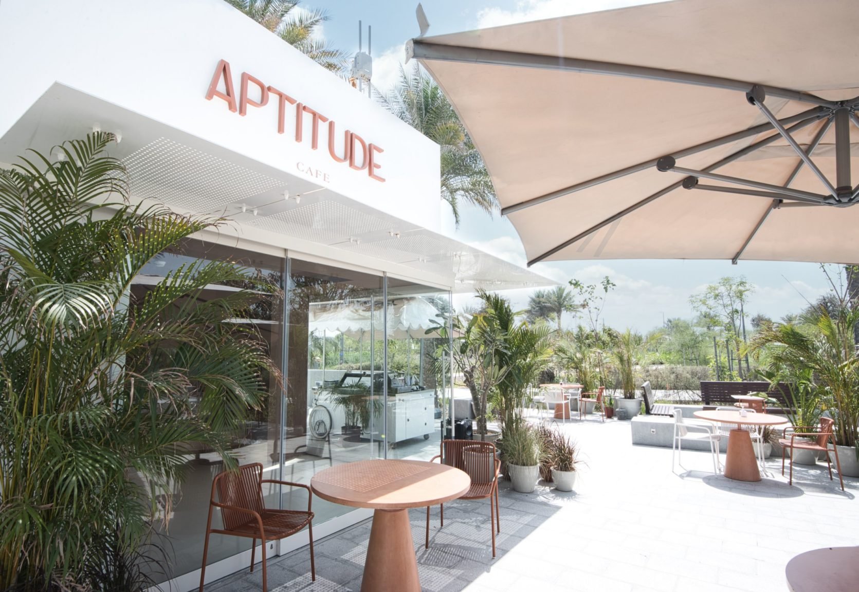 aptitude-cafe-abu-dhabi-coffee-shop-delicatessen-interior-design-on-love-that-design