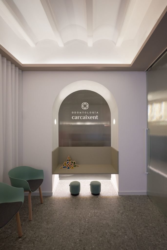 Dental Clinic, Carcaixent - Clinic Interior Design on Love That Design