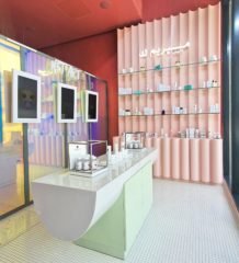 The Loft Fifth Avenue Salon, Dubai - Salon Interior Design on Love That ...