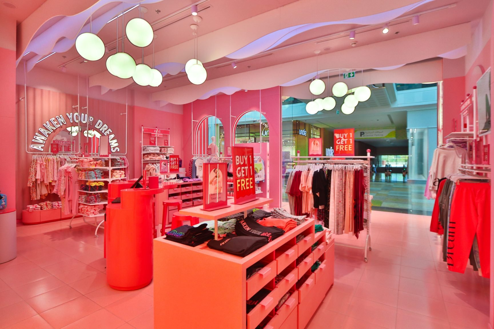 love-that-design-nayomi-dream-retail-dubai-2-love-that-design