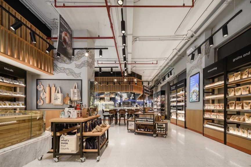Tao Designs on X: Cartier shop interior in The Dubai Mall @TaoDesignsUAE  #shopinterior #retailinterior #interiordesign #retaildisplay    / X