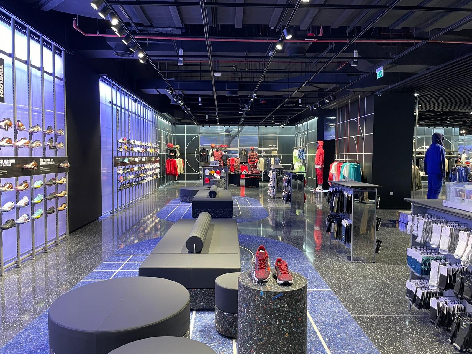 Nike shops in qatar hotsell