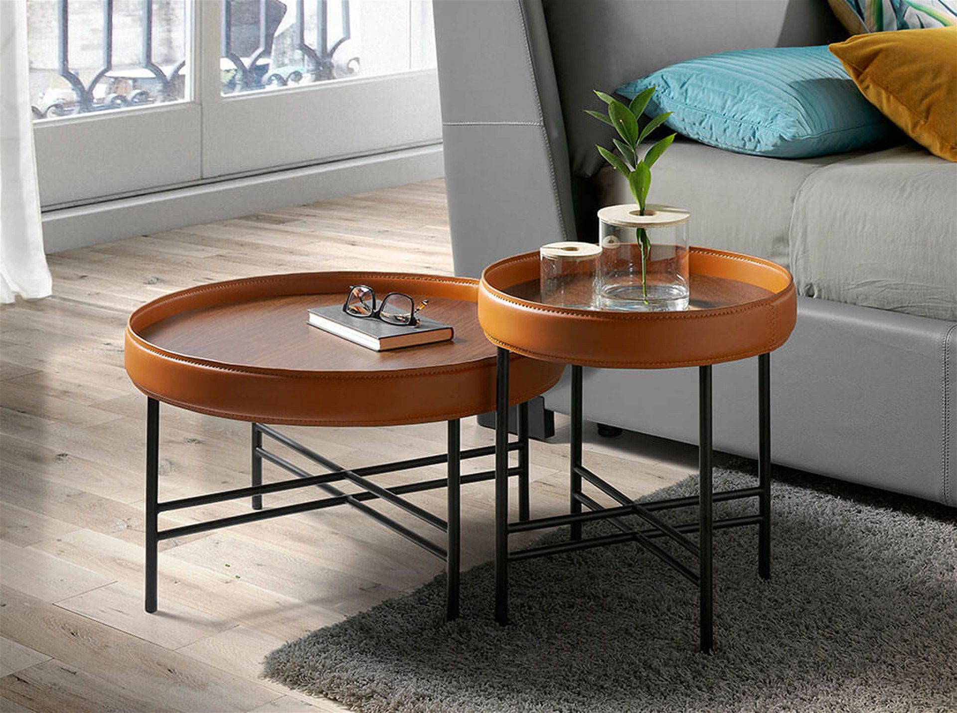 Black wood coffee on sale table round